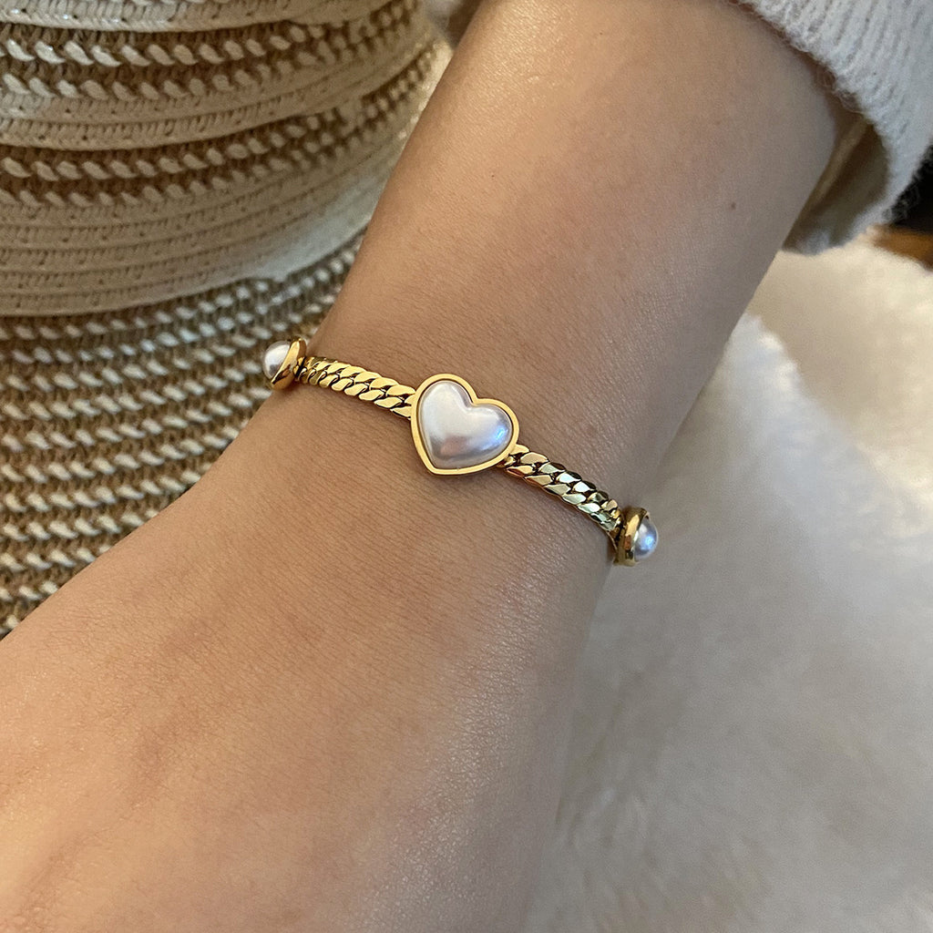 Love Heart Pearl Pendant Necklace