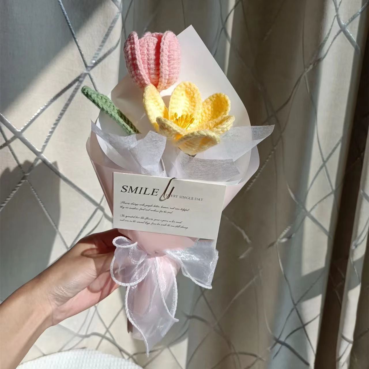 Rose & tulip knitted bouquet